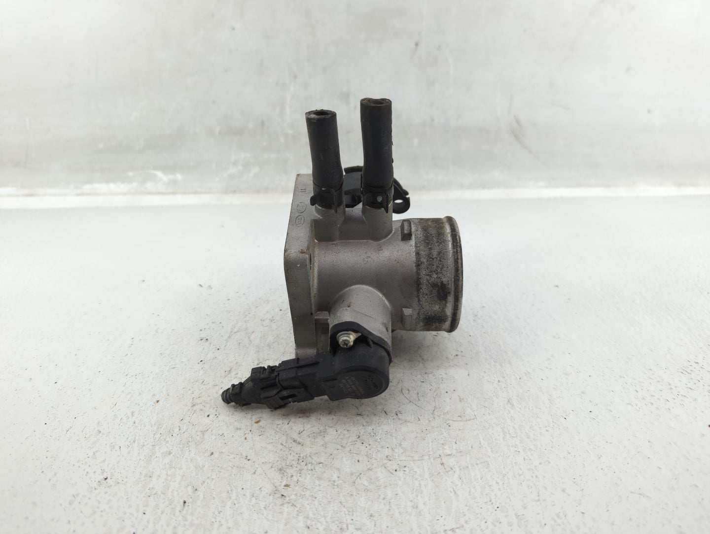2006-2011 Hyundai Accent Throttle Body Fits Fits 2006 2007 2008 2009 2010 2011 OEM Used Auto Parts - Oemusedautoparts1.com