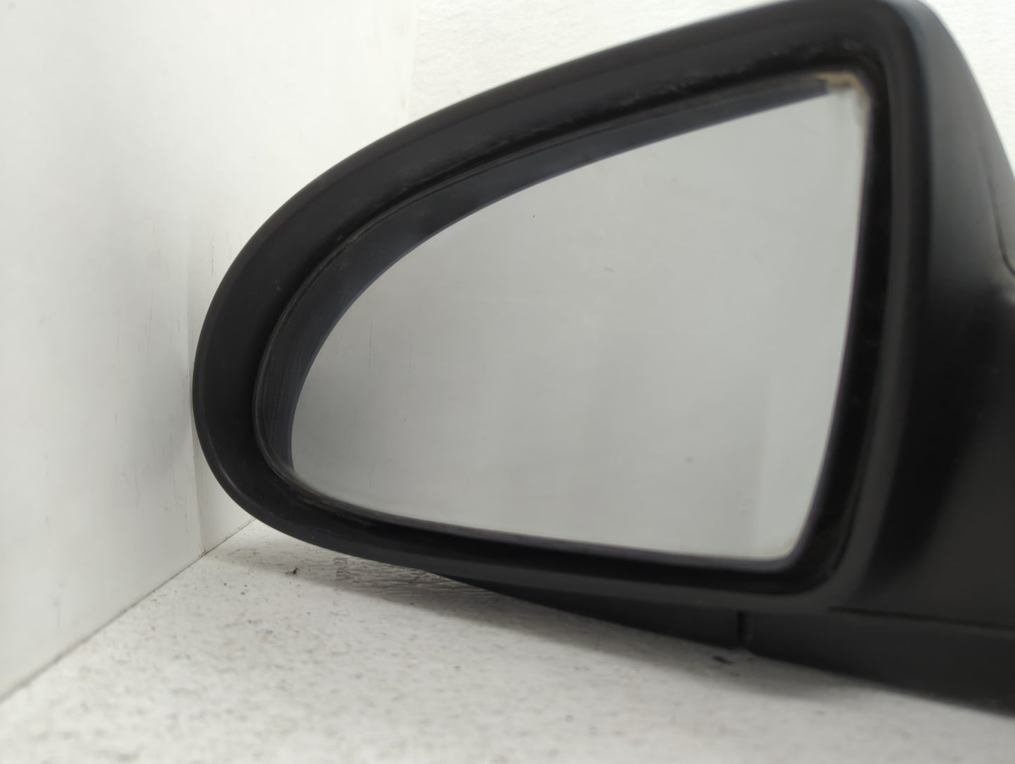 2009 Hyundai Accent Driver Side View Mirror - Left Door Mirror OEM Used - Oemusedautoparts1.com