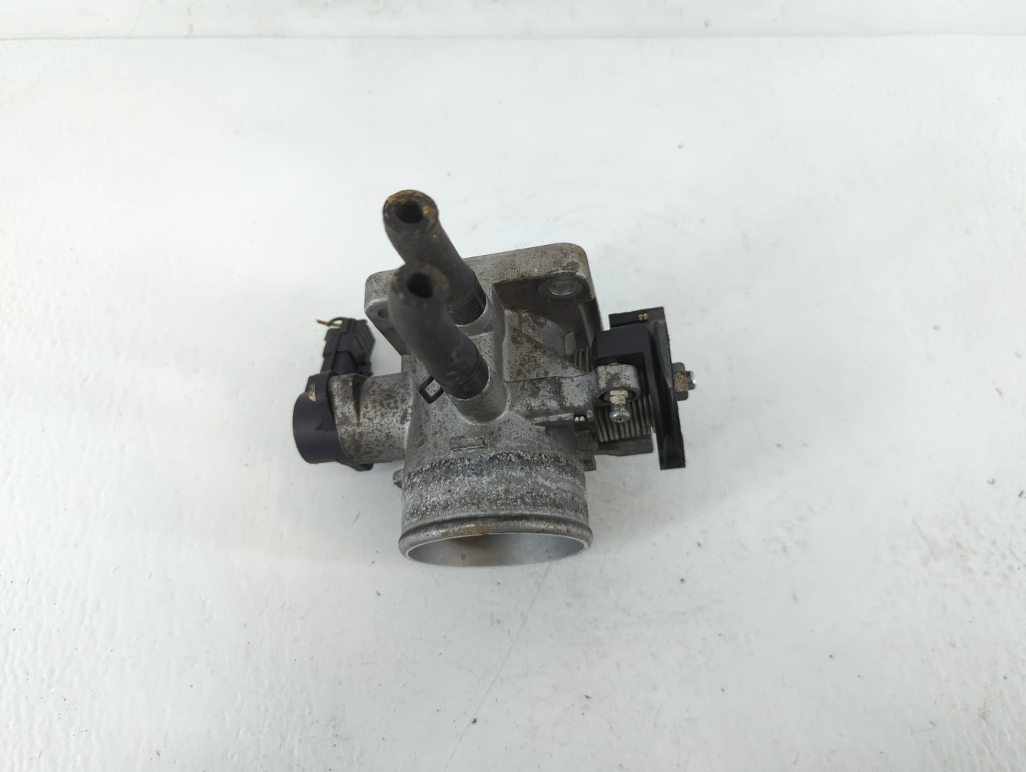 2009-2011 Hyundai Accent Throttle Body P/N:35170-26900 Fits Fits 2009 2010 2011 OEM Used Auto Parts - Oemusedautoparts1.com