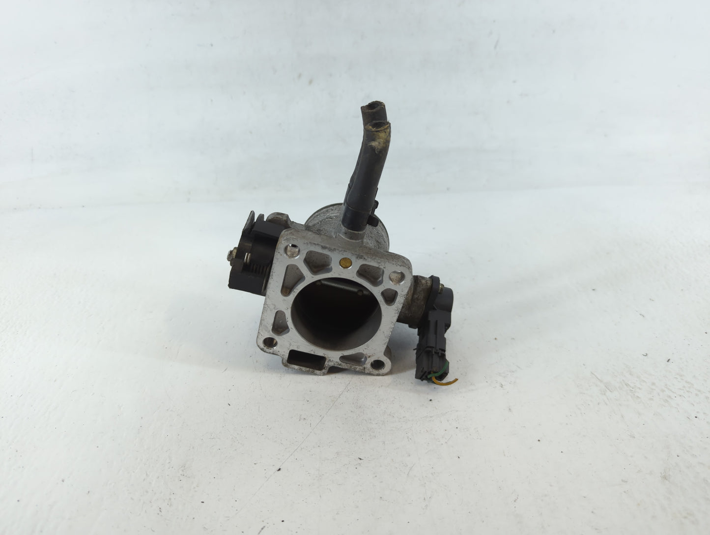 2009-2011 Hyundai Accent Throttle Body P/N:35170-26900 Fits Fits 2009 2010 2011 OEM Used Auto Parts - Oemusedautoparts1.com