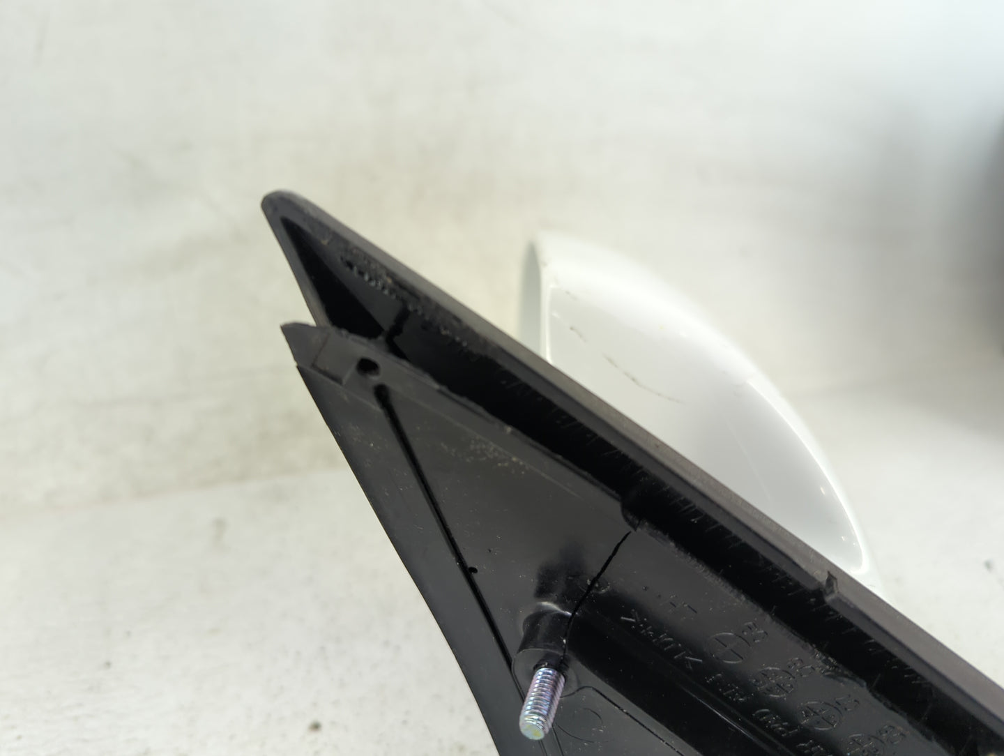 2007-2010 Hyundai Elantra Driver Side View Mirror - Left Door Mirror OEM Used - Oemusedautoparts1.com