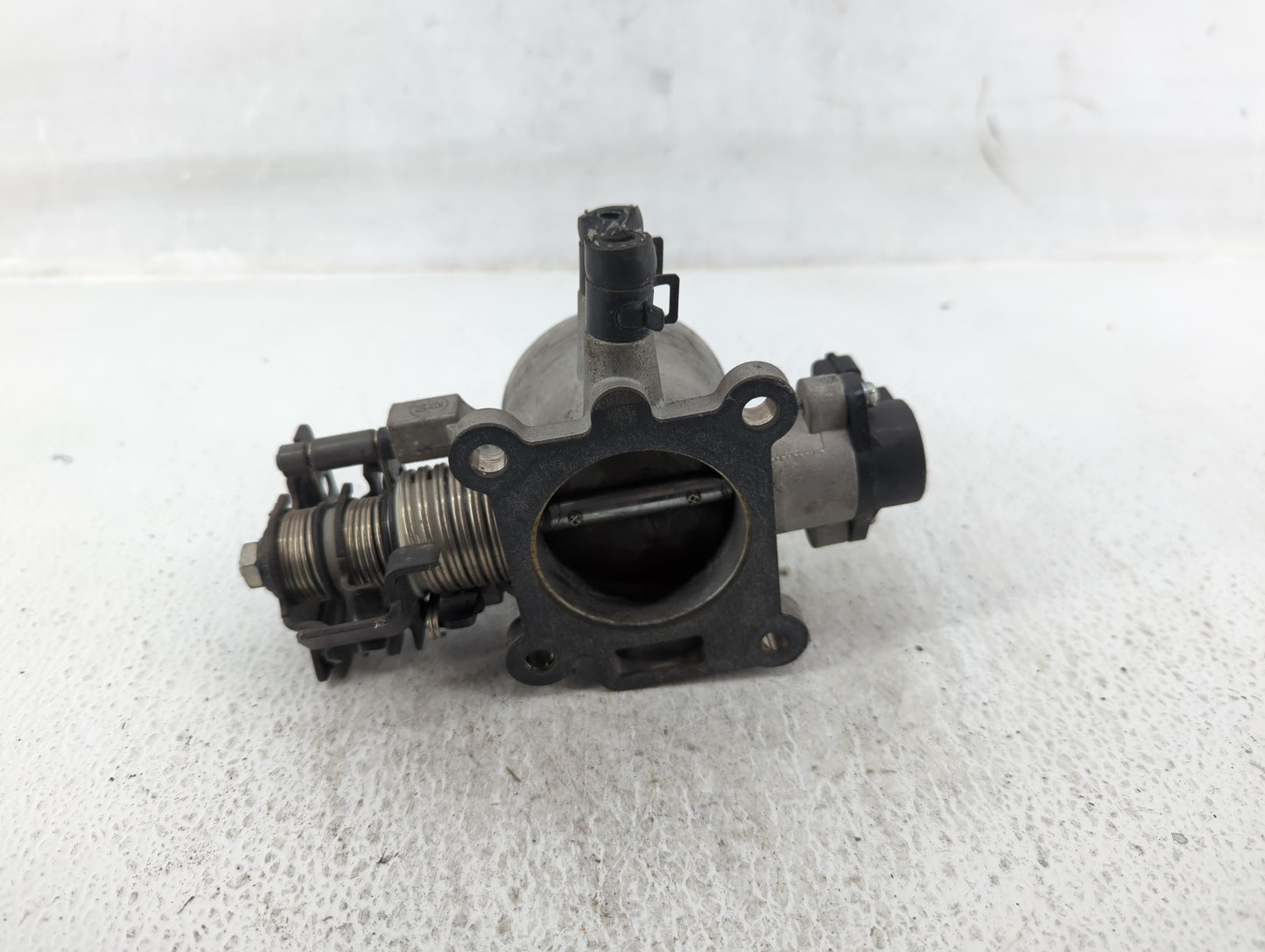 2007-2012 Hyundai Elantra Throttle Body P/N:35100-23950 Fits Fits 2007 2008 2009 2010 2011 2012 OEM Used Auto Parts - Oemuse