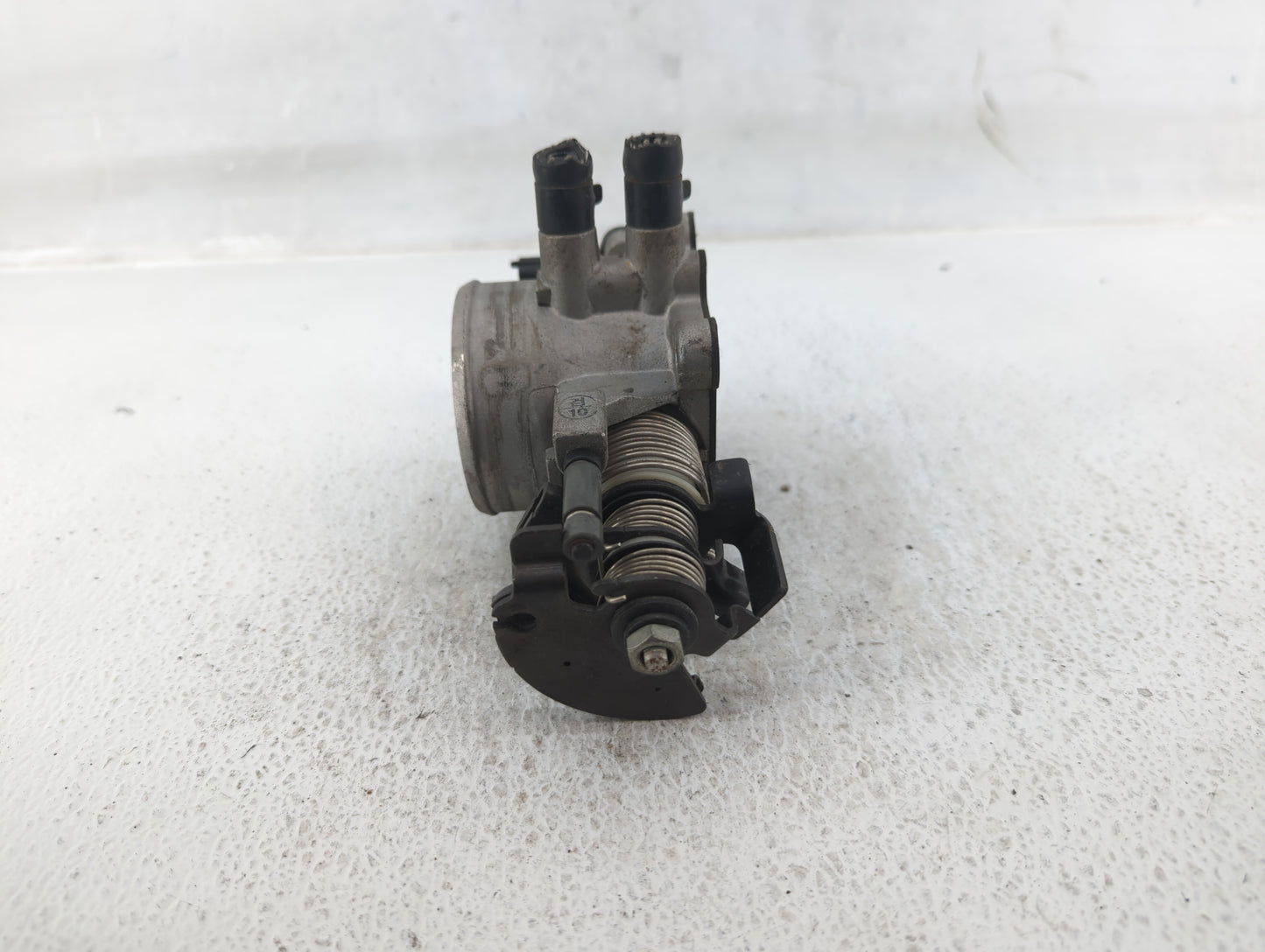 2007-2012 Hyundai Elantra Throttle Body P/N:35100-23950 Fits Fits 2007 2008 2009 2010 2011 2012 OEM Used Auto Parts - Oemuse