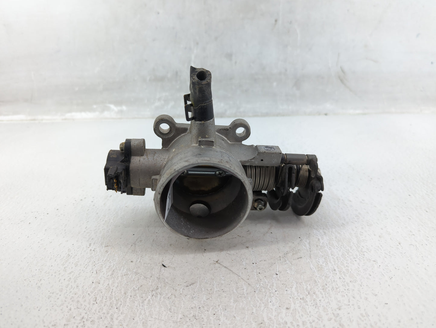 2007-2012 Hyundai Elantra Throttle Body P/N:35100-23950 Fits Fits 2007 2008 2009 2010 2011 2012 OEM Used Auto Parts - Oemuse