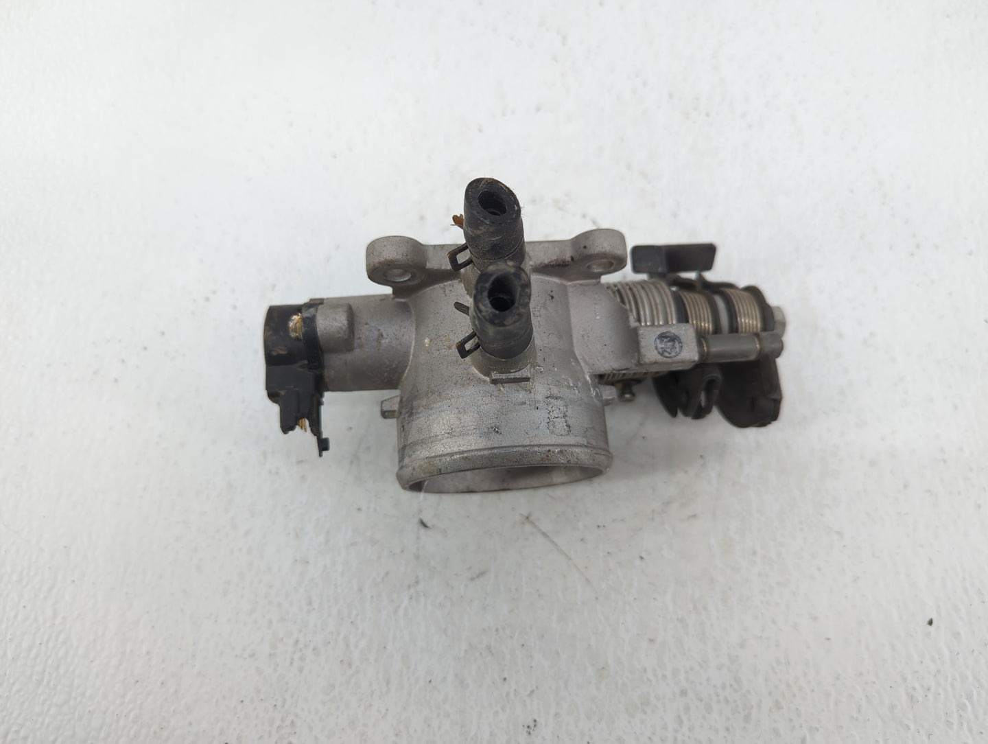 2007-2012 Hyundai Elantra Throttle Body P/N:35100-23950 Fits Fits 2007 2008 2009 2010 2011 2012 OEM Used Auto Parts - Oemuse