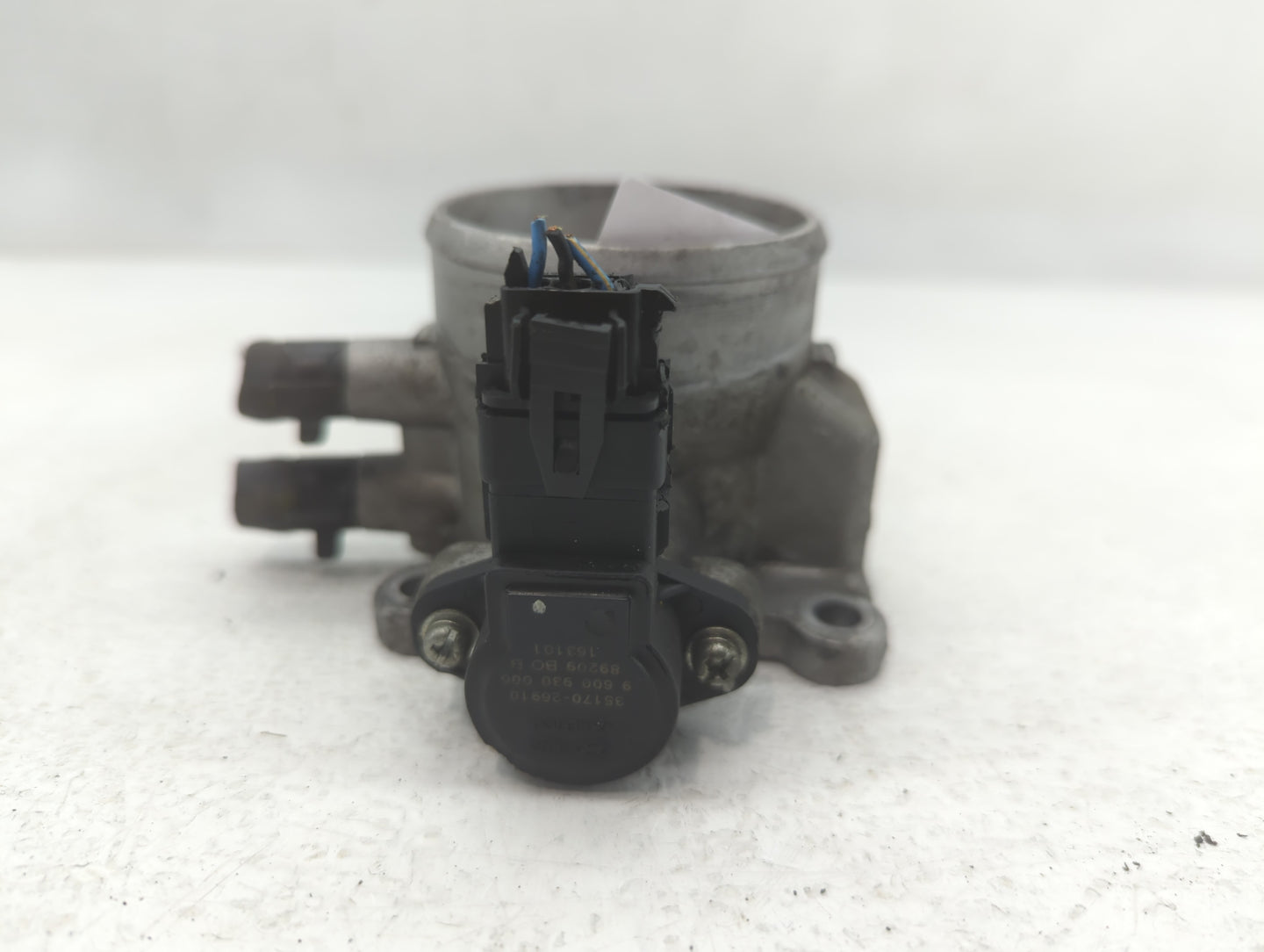 2007-2012 Hyundai Elantra Throttle Body P/N:35100-23950 Fits Fits 2007 2008 2009 2010 2011 2012 OEM Used Auto Parts - Oemuse