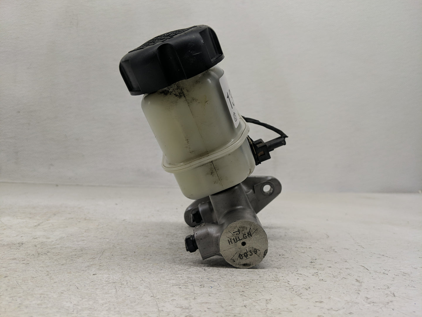 2009 Hyundai Equus Brake Master Cylinder - Oemusedautoparts1.com