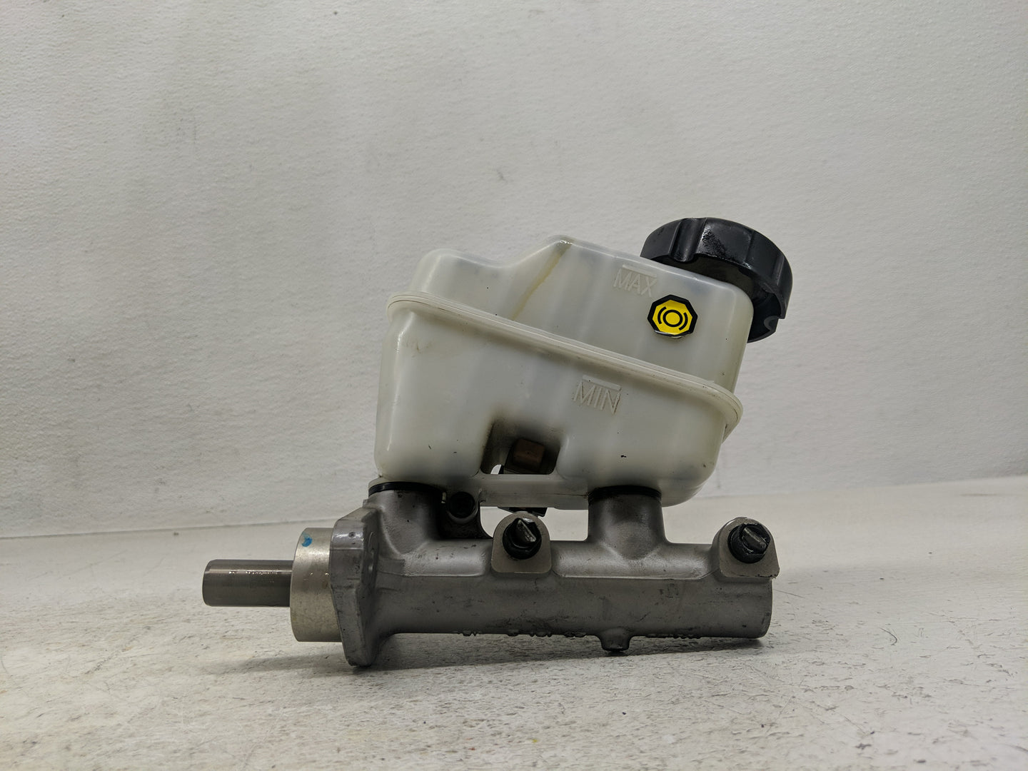 2009 Hyundai Equus Brake Master Cylinder - Oemusedautoparts1.com