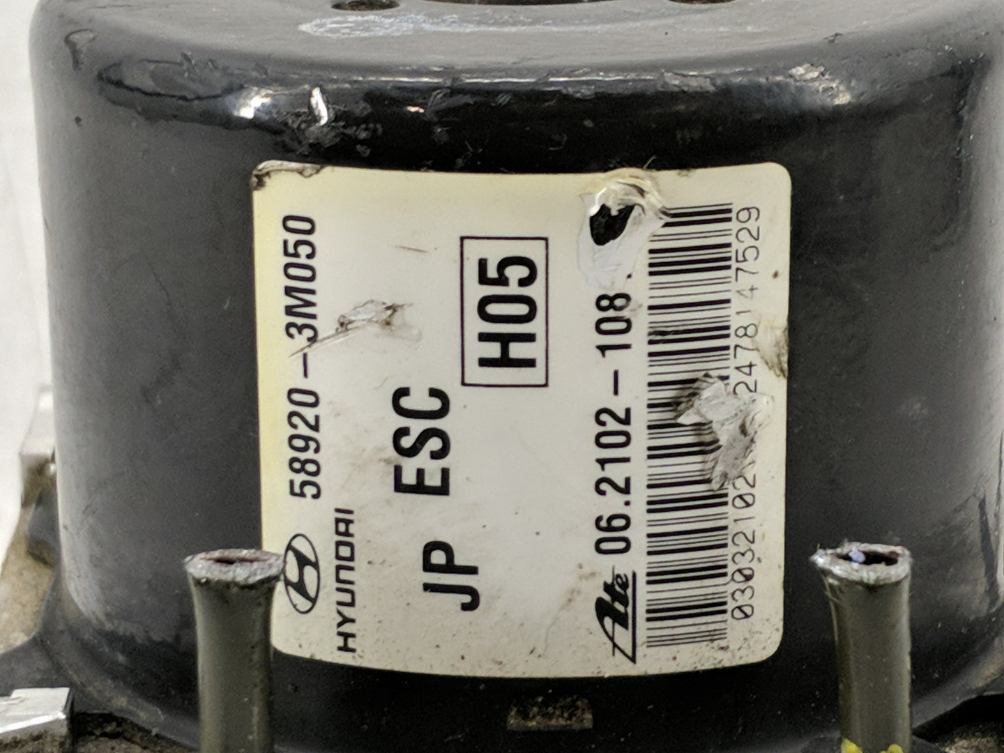 2009 Hyundai Genesis ABS Pump Control Module Replacement P/N:58920-3M050 Fits OEM Used Auto Parts - Oemusedautoparts1.com