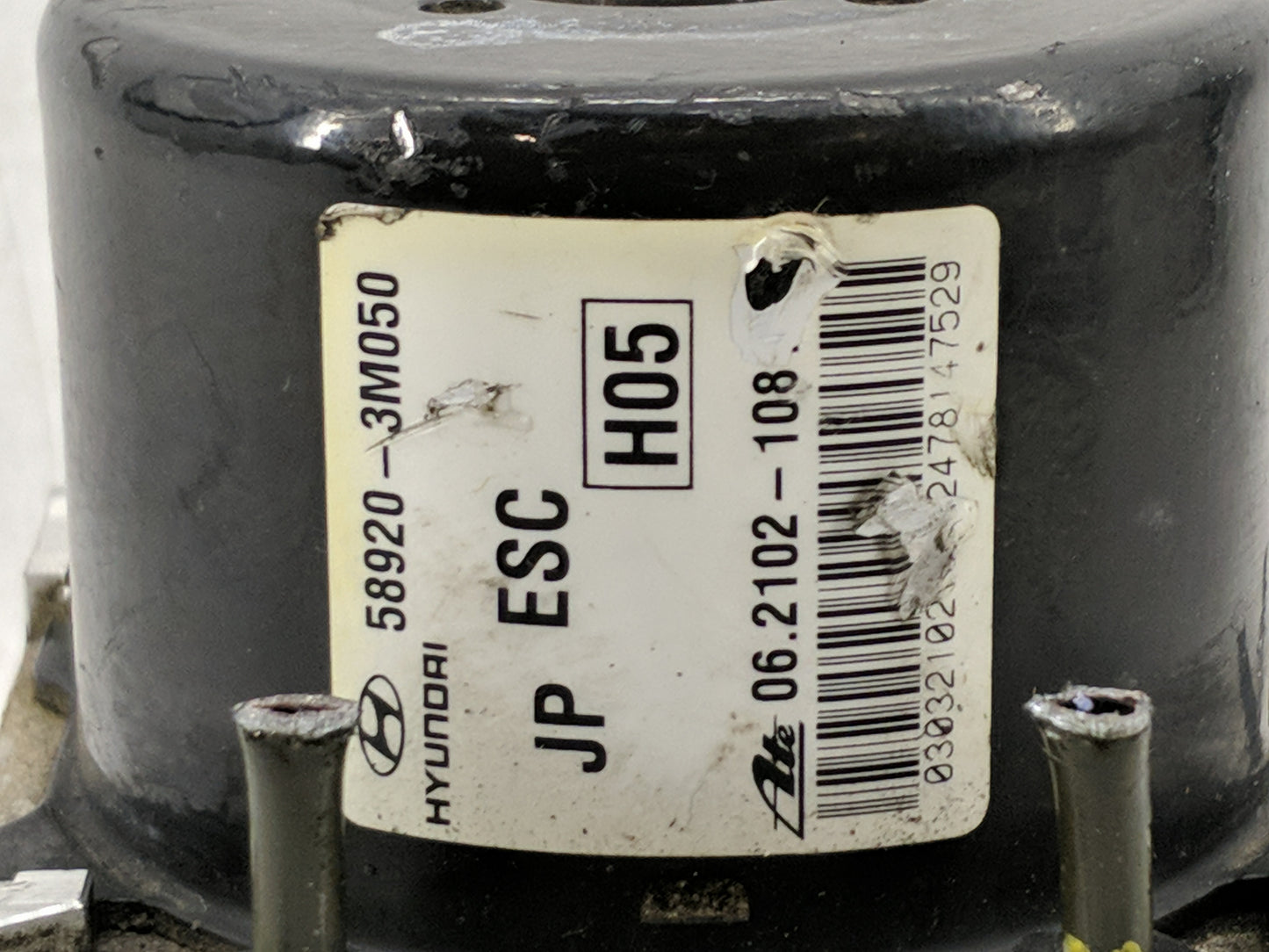 2009 Hyundai Genesis ABS Pump Control Module Replacement P/N:58920-3M050 Fits OEM Used Auto Parts - Oemusedautoparts1.com