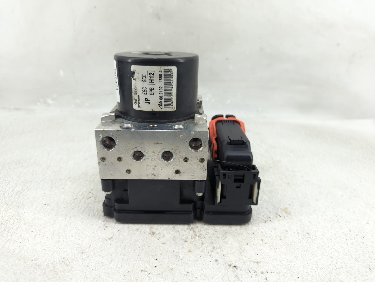 2009 Hyundai Genesis ABS Pump Control Module Replacement P/N:58920-3N300 Fits OEM Used Auto Parts - Oemusedautoparts1.com