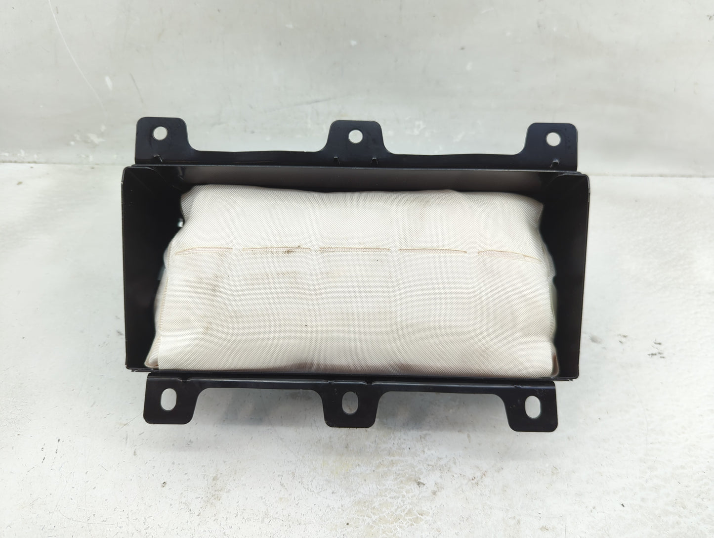 2009-2010 Hyundai Genesis Air Bag Passenger Right Dashboard OEM P/N:BHPB1W9R1D2173 Fits Fits 2009 2010 OEM Used Auto Parts -
