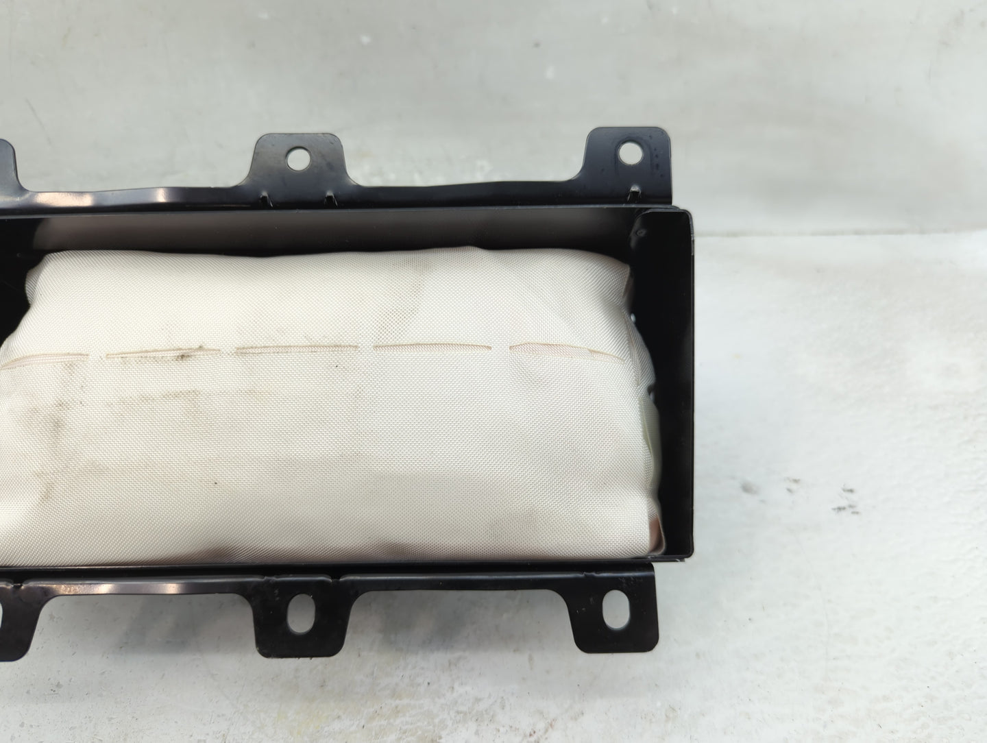 2009-2010 Hyundai Genesis Air Bag Passenger Right Dashboard OEM P/N:BHPB1W9R1D2173 Fits Fits 2009 2010 OEM Used Auto Parts -