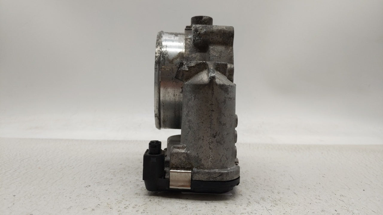 2009-2010 Hyundai Genesis Throttle Body P/N:35100-3F000 Fits Fits 2009 2010 2011 OEM Used Auto Parts - Oemusedautoparts1.com