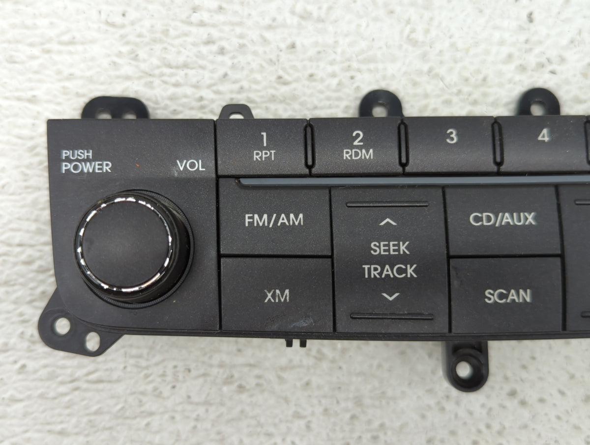2009-2014 Hyundai Genesis Am Fm Cd Player Radio Receiver 408748 - Oemusedautoparts1.com