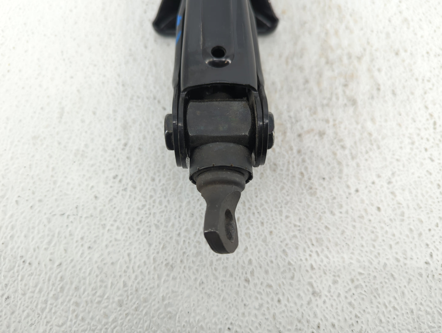 2009 Hyundai Genesis Spare Scissor Car Jack - Oemusedautoparts1.com