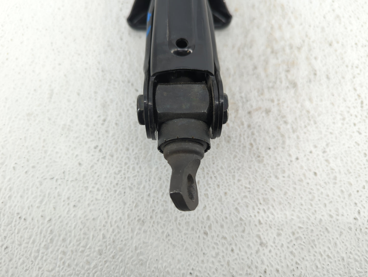 2009 Hyundai Genesis Spare Scissor Car Jack - Oemusedautoparts1.com
