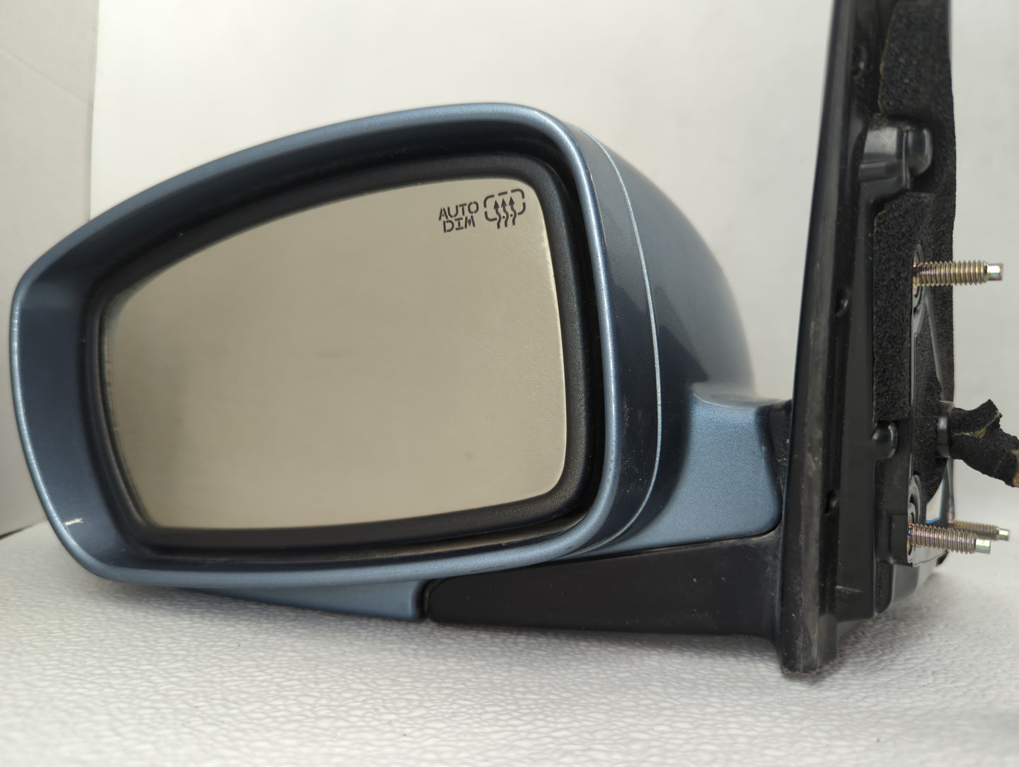 2009-2012 Hyundai Genesis Driver Side View Mirror - Left Door Mirror OEM Used - Oemusedautoparts1.com