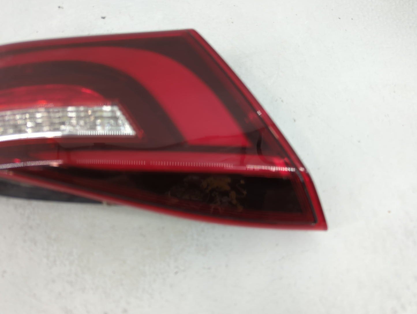 2007-2009 Hyundai Santa Fe Tail Light Assembly Passenger Right OEM P/N:A046037 Fits Fits 2007 2008 2009 OEM Used Auto Parts 
