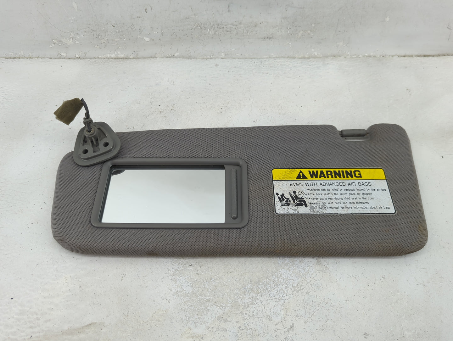 2007-2009 Hyundai Santa Fe Sun Visor Shade Replacement Driver Left Mirror Fits Fits 2007 2008 2009 OEM Used Auto Parts - Oem