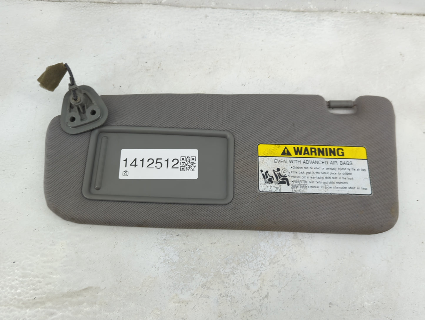 2007-2009 Hyundai Santa Fe Sun Visor Shade Replacement Driver Left Mirror Fits Fits 2007 2008 2009 OEM Used Auto Parts - Oem