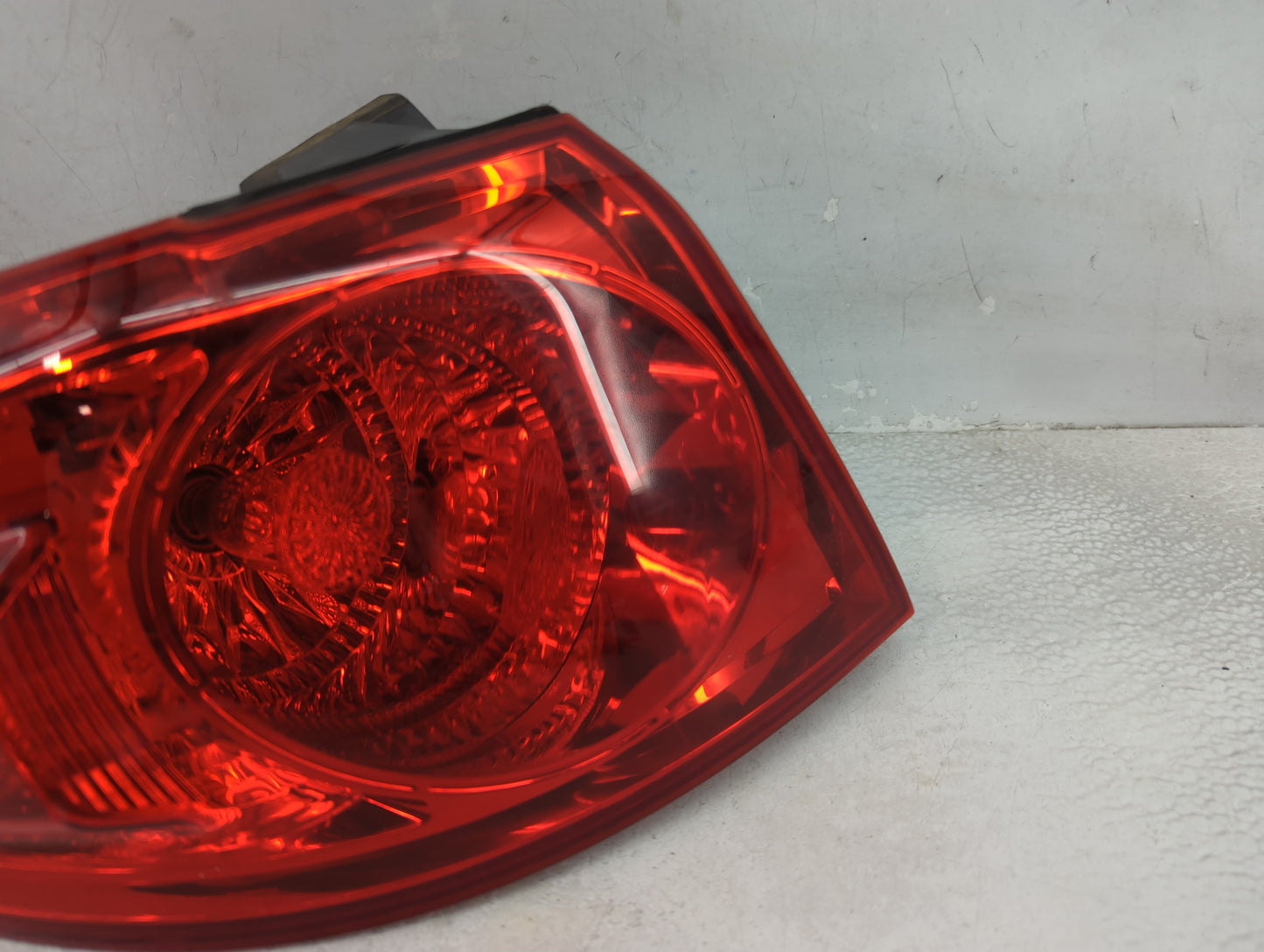 2007-2009 Hyundai Santa Fe Tail Light Assembly Driver Left OEM P/N:92401-0W050 Fits Fits 2007 2008 2009 OEM Used Auto Parts 