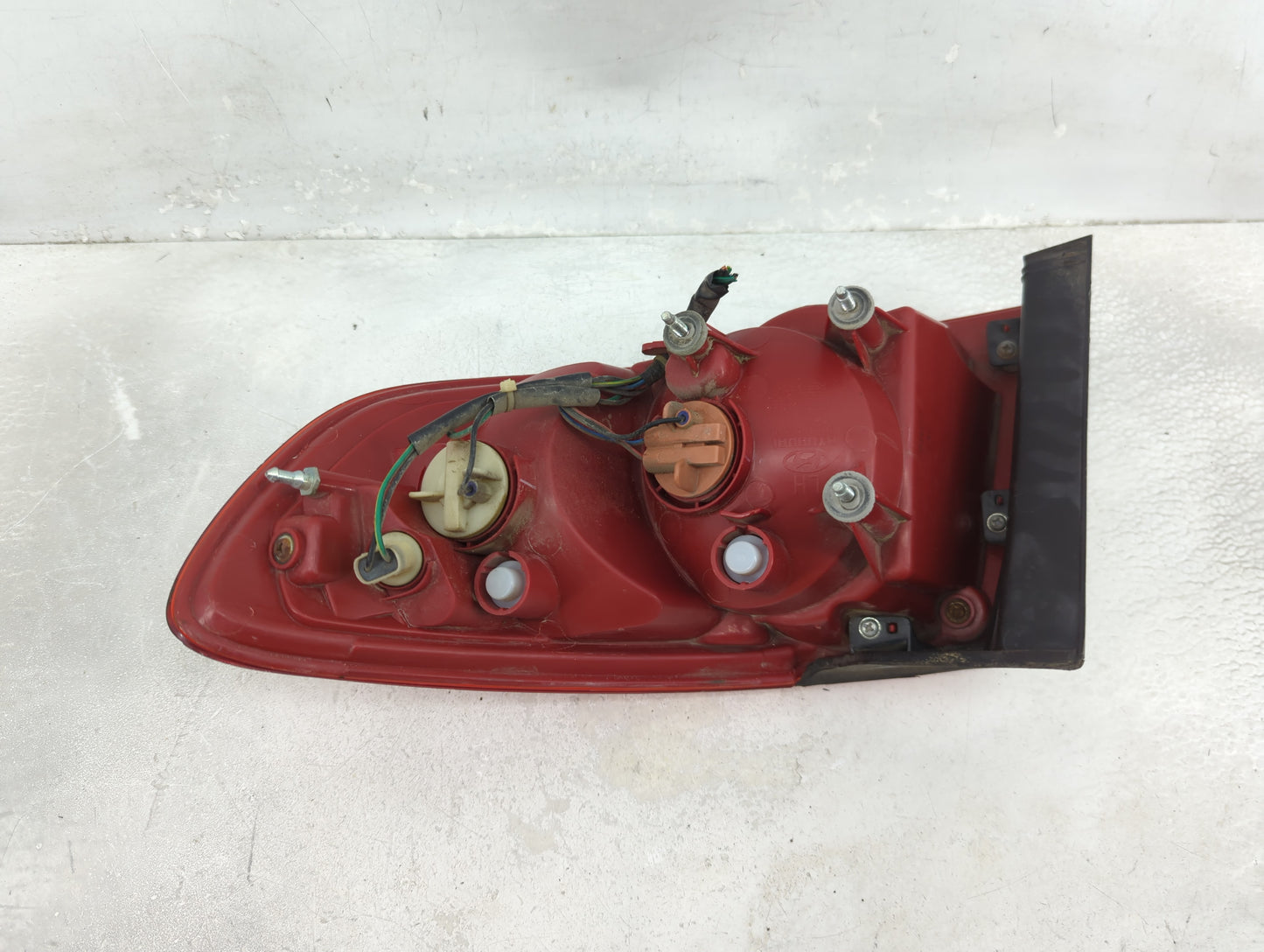 2007-2009 Hyundai Santa Fe Tail Light Assembly Driver Left OEM P/N:92401-0W050 Fits Fits 2007 2008 2009 OEM Used Auto Parts 