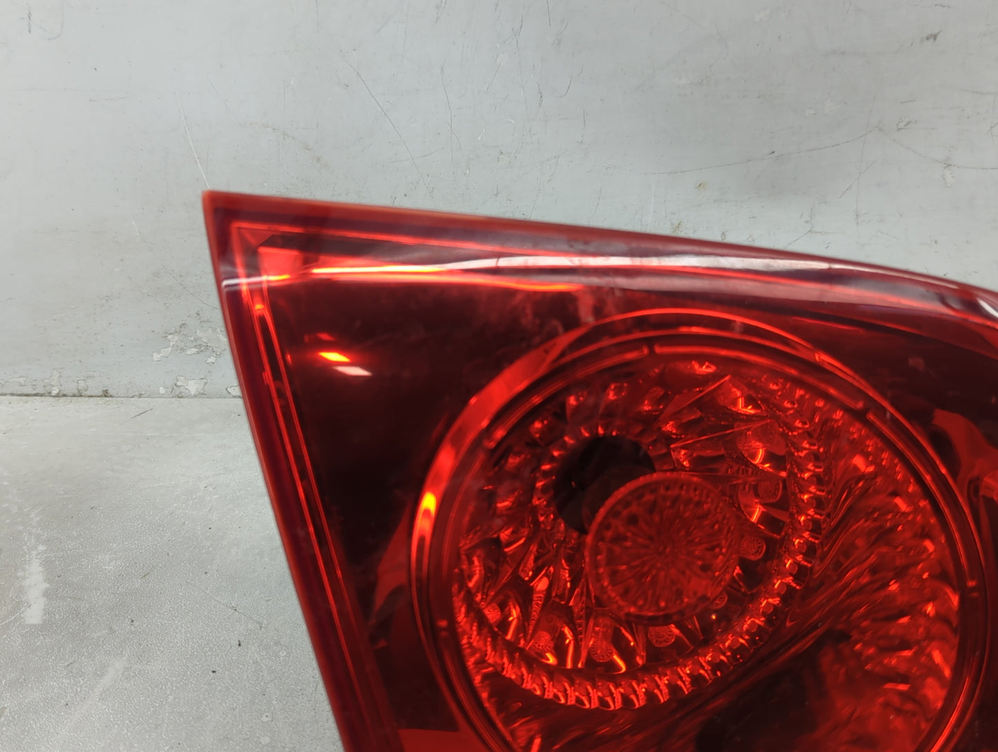2008-2009 Hyundai Santa Fe Tail Light Assembly Driver Left OEM P/N:92405-0w050 Fits Fits 2008 2009 OEM Used Auto Parts - Oem