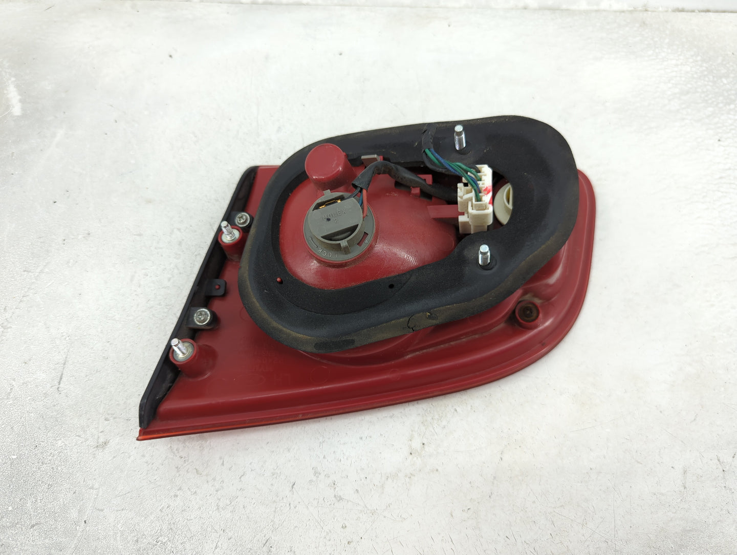2008-2009 Hyundai Santa Fe Tail Light Assembly Driver Left OEM P/N:92405-0w050 Fits Fits 2008 2009 OEM Used Auto Parts - Oem