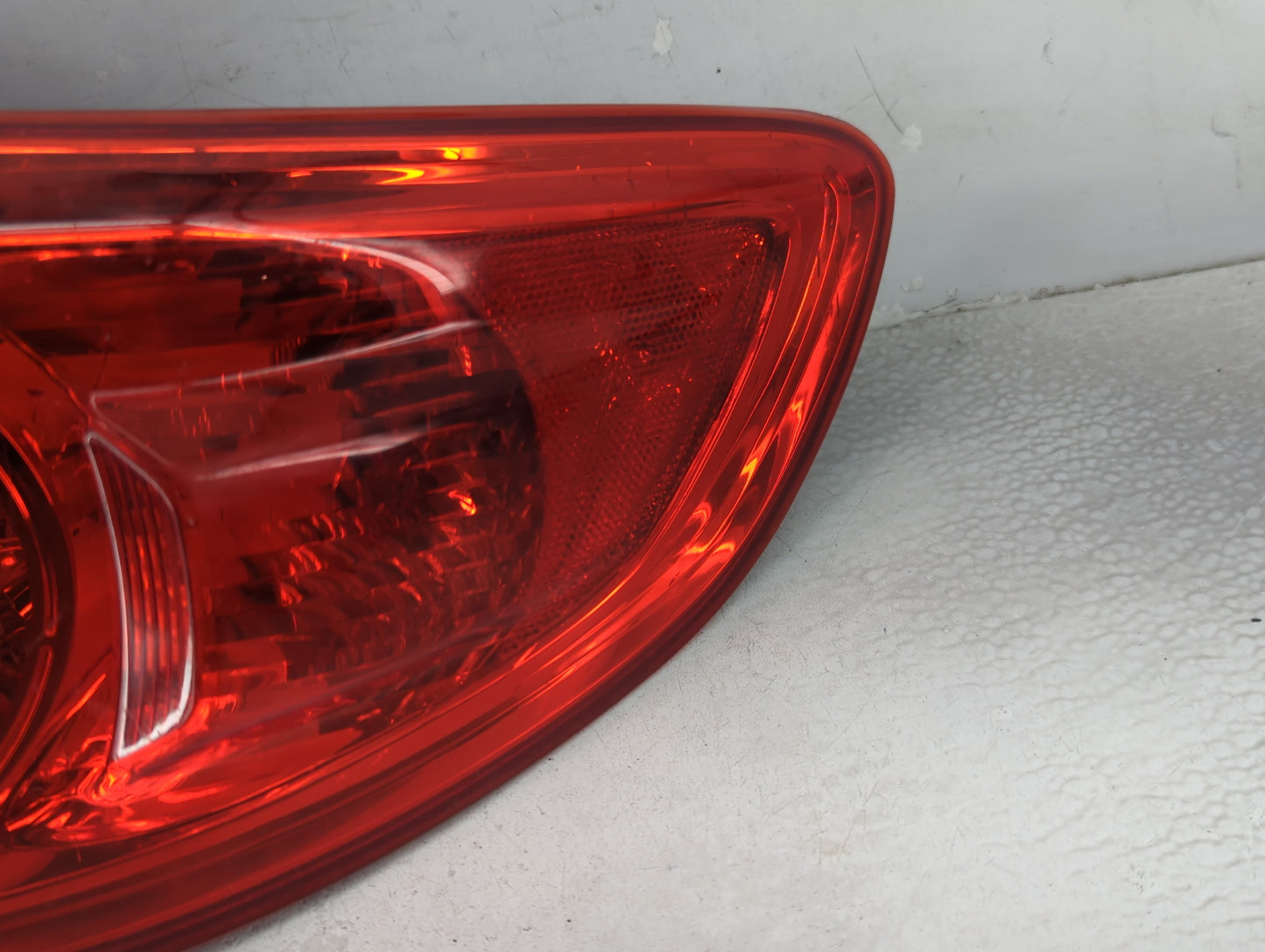 2007-2009 Hyundai Santa Fe Tail Light Assembly Passenger Right OEM P/N:92402-0W050 Fits Fits 2007 2008 2009 OEM Used Auto Pa