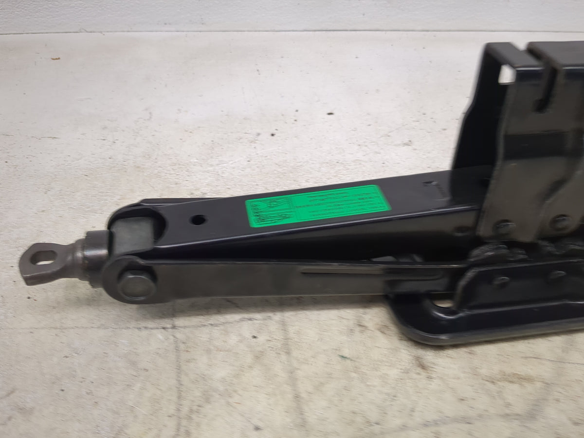 2009 Hyundai Santa Fe Spare Scissor Car Jack - Oemusedautoparts1.com