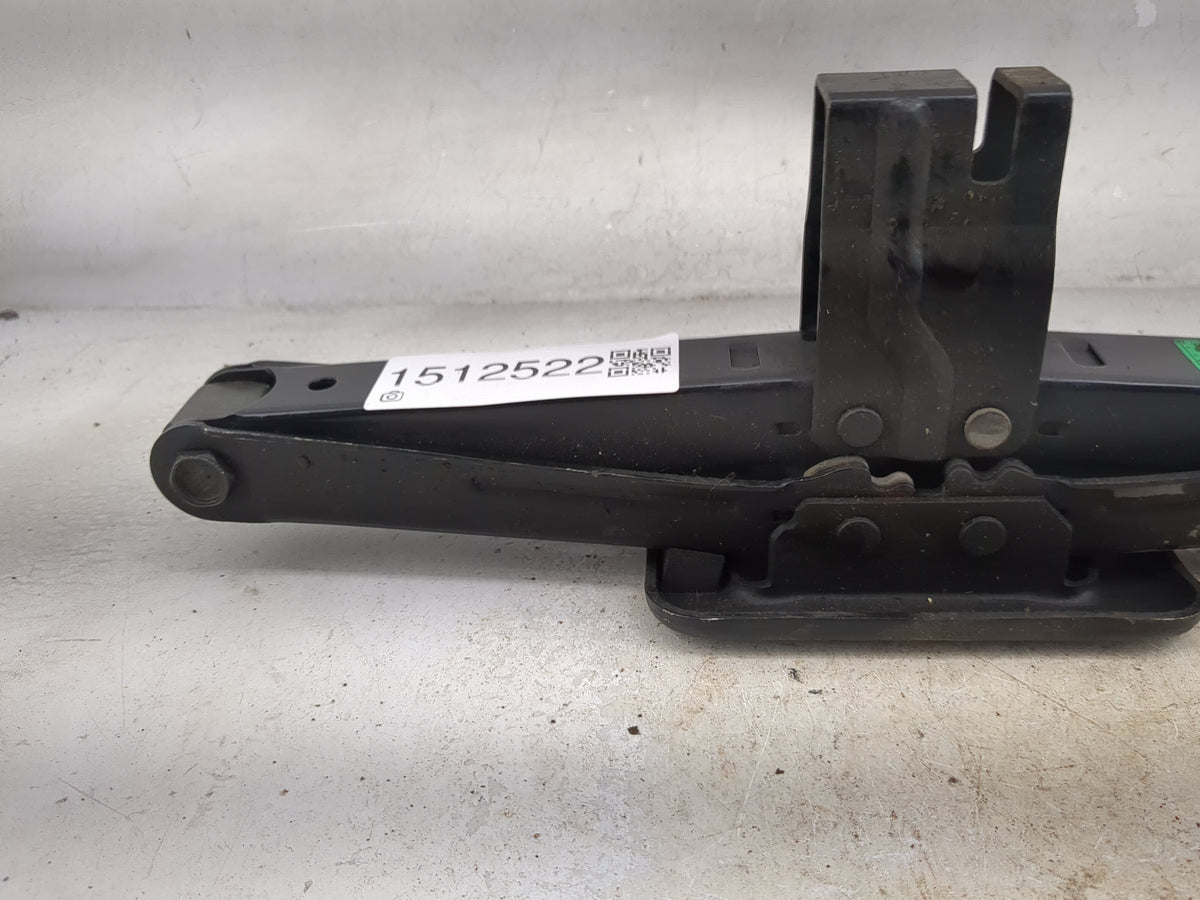 2009 Hyundai Santa Fe Spare Scissor Car Jack 1512522 - Oemusedautoparts1.com
