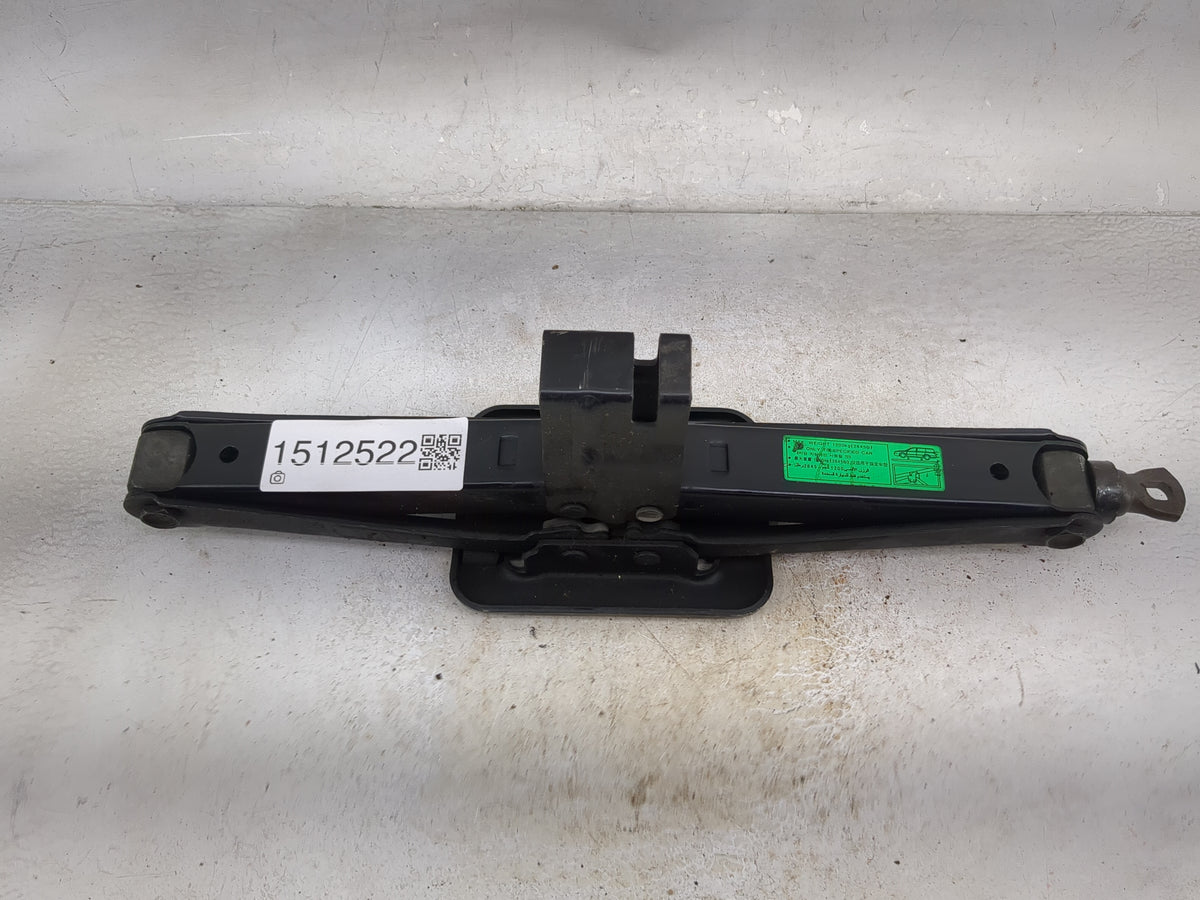 2009 Hyundai Santa Fe Spare Scissor Car Jack 1512522 - Oemusedautoparts1.com