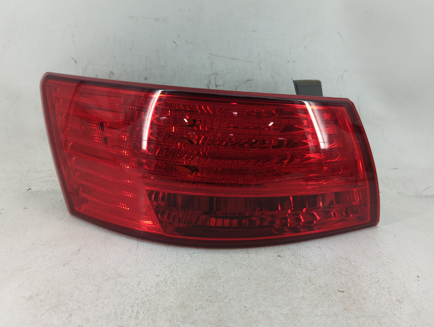 2009-2010 Hyundai Sonata Tail Light Assembly Driver Left OEM P/N:92401-0A Fits Fits 2009 2010 OEM Used Auto Parts - Oemuseda