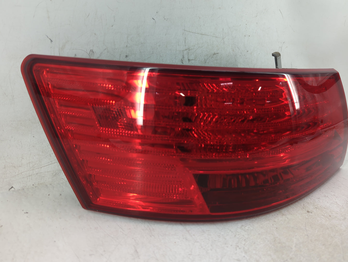 2009-2010 Hyundai Sonata Tail Light Assembly Driver Left OEM P/N:92401-0A Fits Fits 2009 2010 OEM Used Auto Parts - Oemuseda