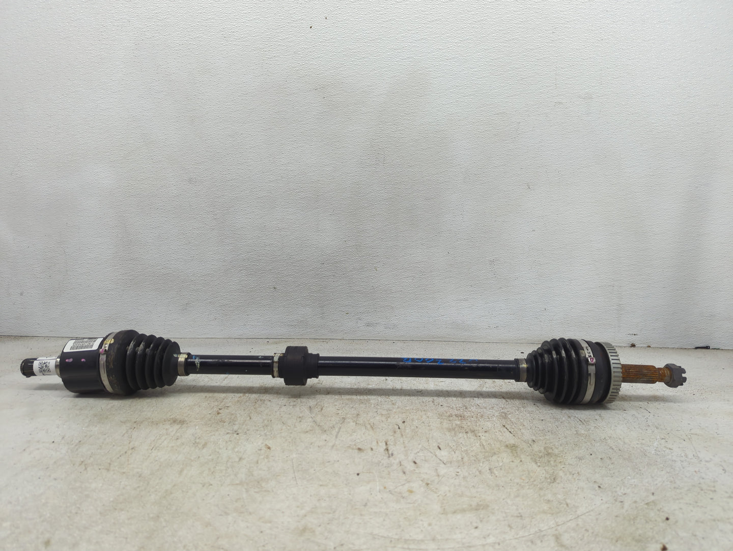 2009-2010 Hyundai Sonata Axle Shaft Front Passenger Cv C/v - Oemusedautoparts1.com
