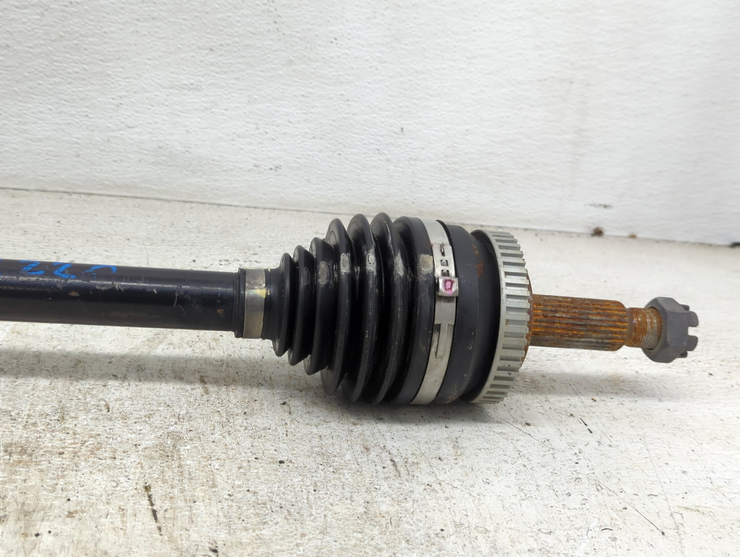 2009-2010 Hyundai Sonata Axle Shaft Front Passenger Cv C/v - Oemusedautoparts1.com
