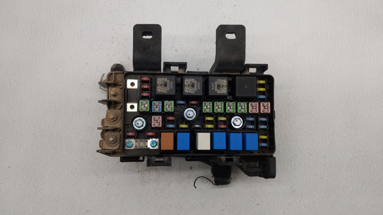 2008-2010 Hyundai Sonata Fusebox Fuse Box Panel Relay Module P/N:91950-3K540 91950-3K750 Fits Fits 2008 2009 2010 OEM Used A