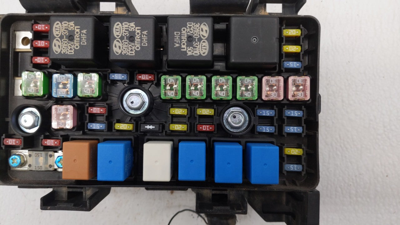 2008-2010 Hyundai Sonata Fusebox Fuse Box Panel Relay Module P/N:91950-3K540 91950-3K750 Fits Fits 2008 2009 2010 OEM Used A