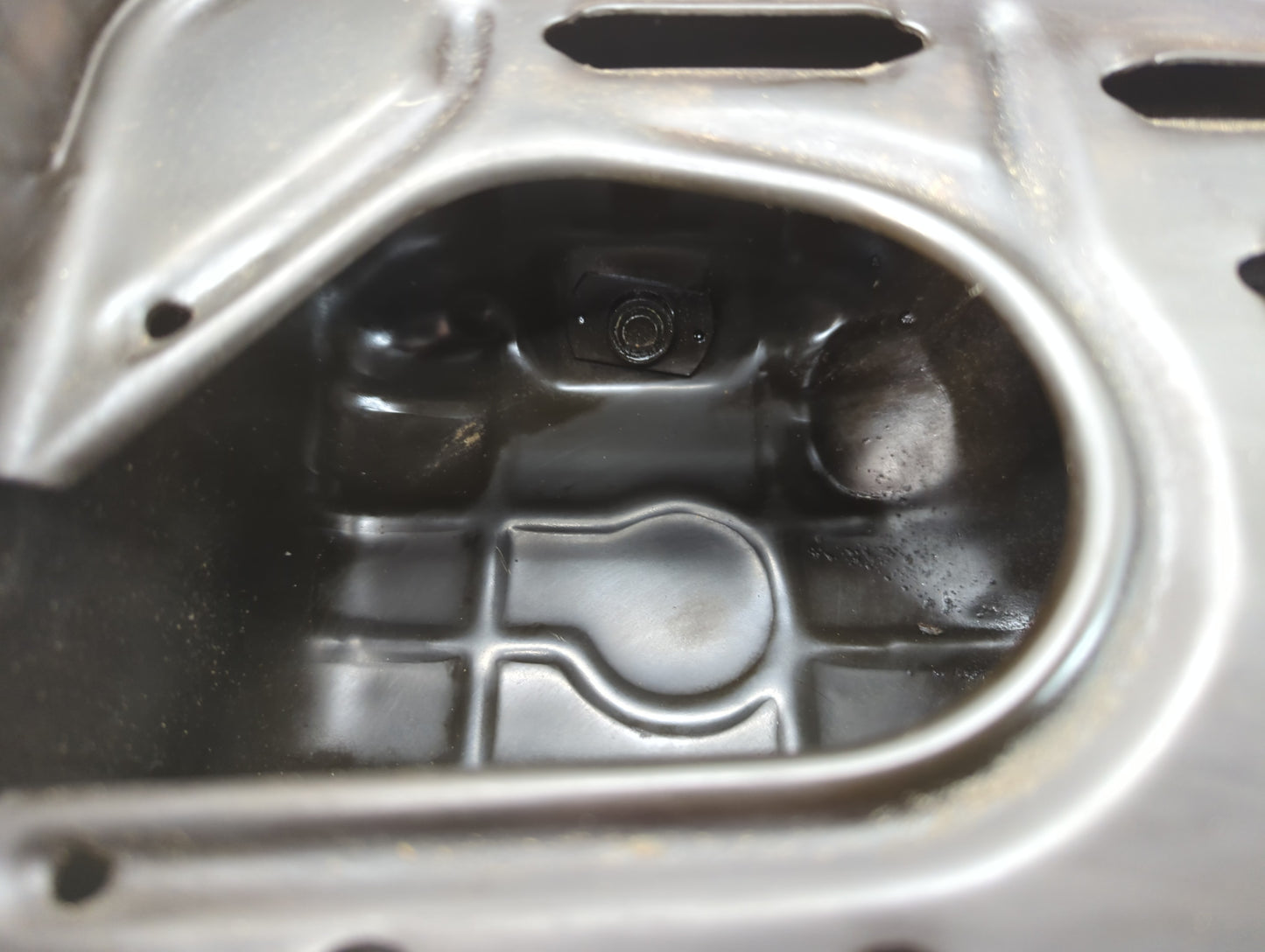 2009-2010 Hyundai Sonata Engine Oil Pan Fits Fits 2009 2010 2011 2012 2013 OEM Used Auto Parts - Oemusedautoparts1.com