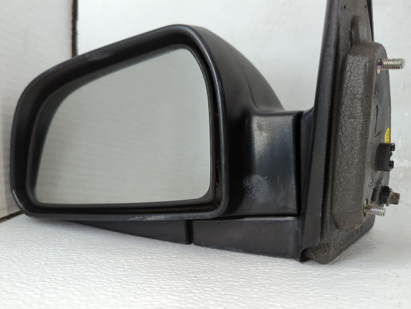 2005-2009 Hyundai Tucson Driver Side View Mirror - Left Door Mirror OEM Used - Oemusedautoparts1.com
