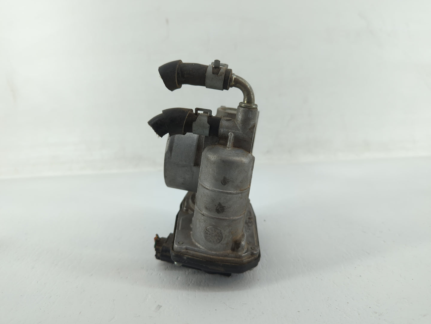 2009-2012 Infiniti Fx35 Throttle Body P/N:RME60-21 526-02 Fits OEM Used Auto Parts - Oemusedautoparts1.com