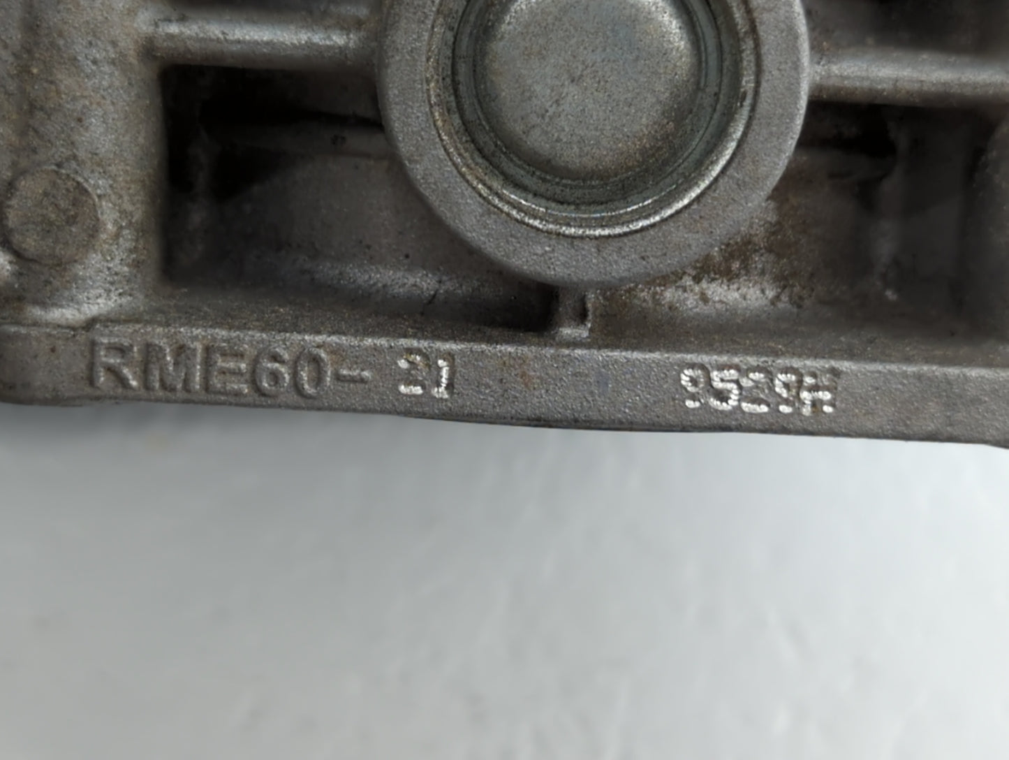 2009-2012 Infiniti Fx35 Throttle Body P/N:RME60-21 526-02 Fits OEM Used Auto Parts - Oemusedautoparts1.com