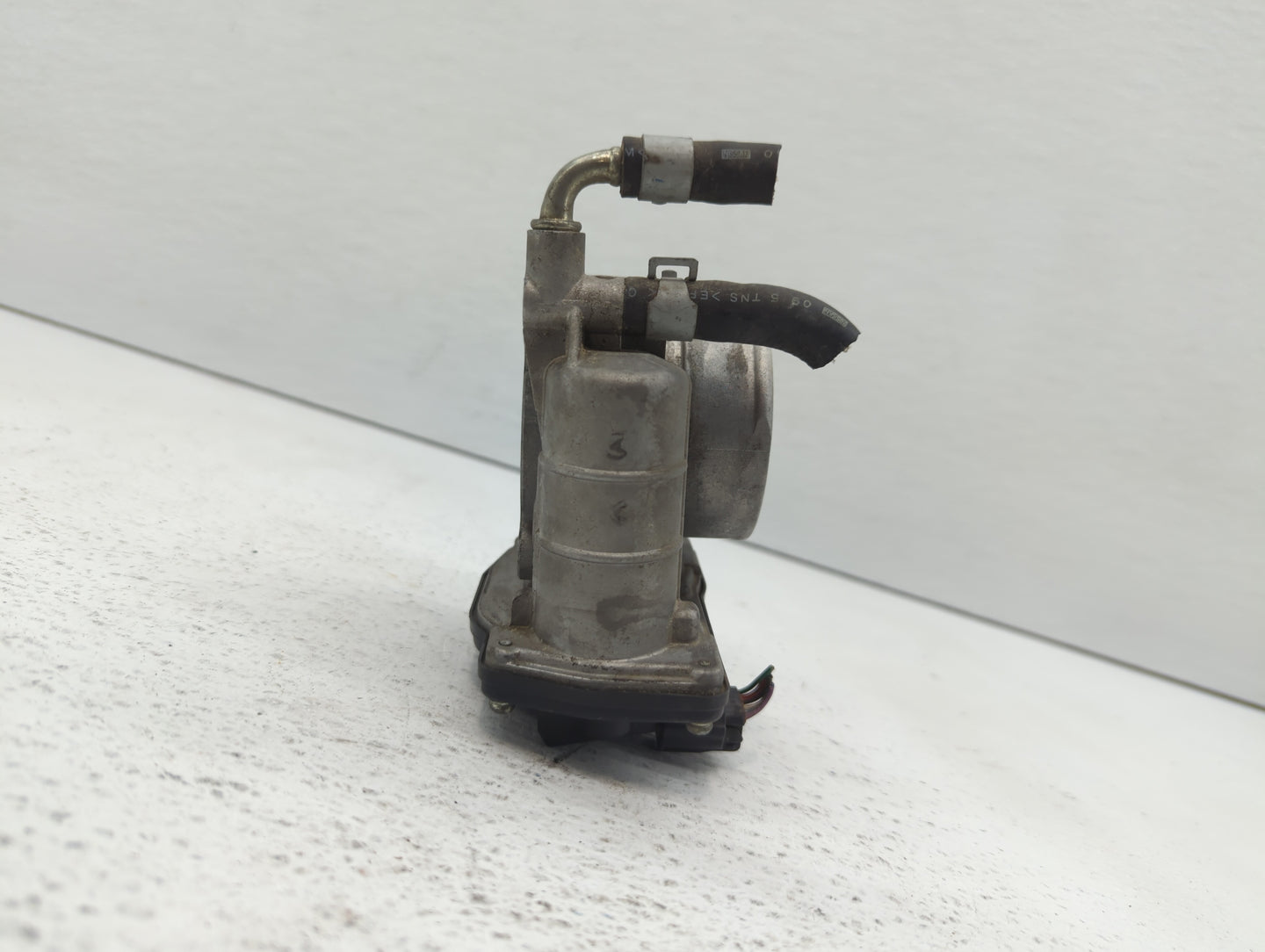 2009-2012 Infiniti Fx35 Throttle Body P/N:526-01 526-02 Fits OEM Used Auto Parts - Oemusedautoparts1.com