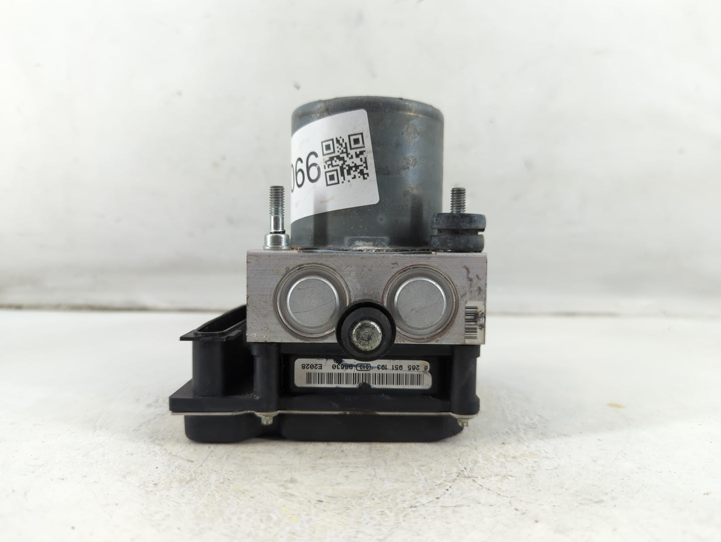 2009-2010 Infiniti G37 ABS Pump Control Module Replacement P/N:47660 JJ50A Fits Fits 2009 2010 OEM Used Auto Parts - Oemused