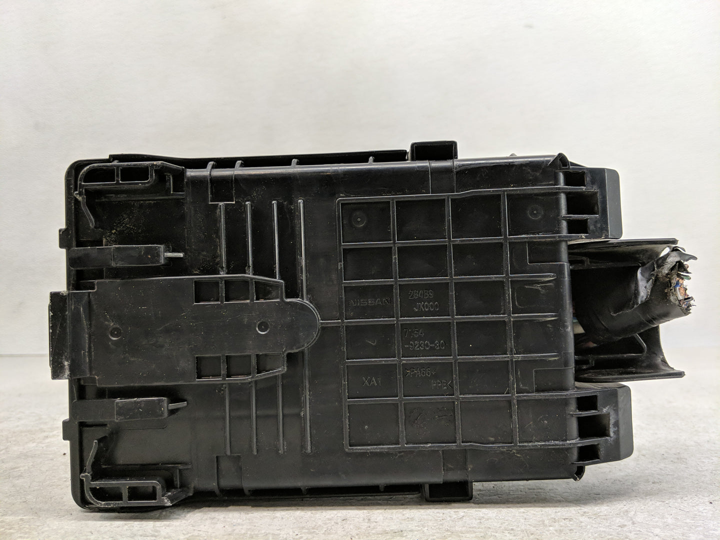 2008-2009 Infiniti G37 Fusebox Fuse Box Panel Relay Module P/N:284B7 JK00A Fits Fits 2008 2009 OEM Used Auto Parts - Oemused