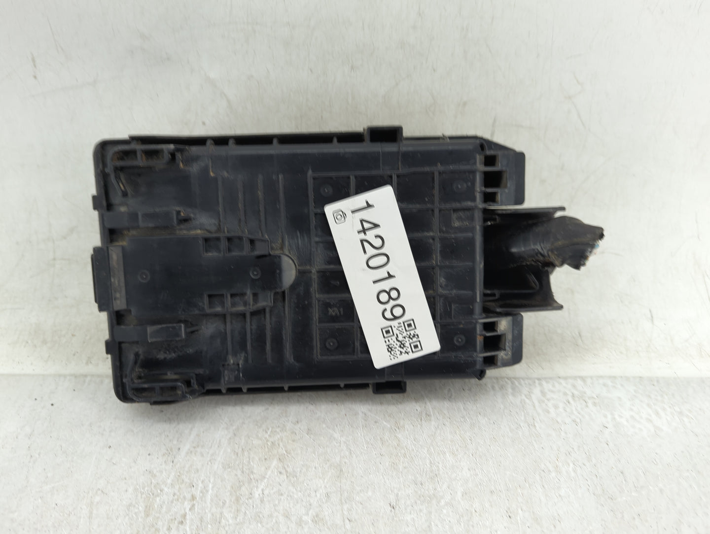 2008-2009 Infiniti G37 Fusebox Fuse Box Panel Relay Module Fits Fits 2008 2009 OEM Used Auto Parts - Oemusedautoparts1.com