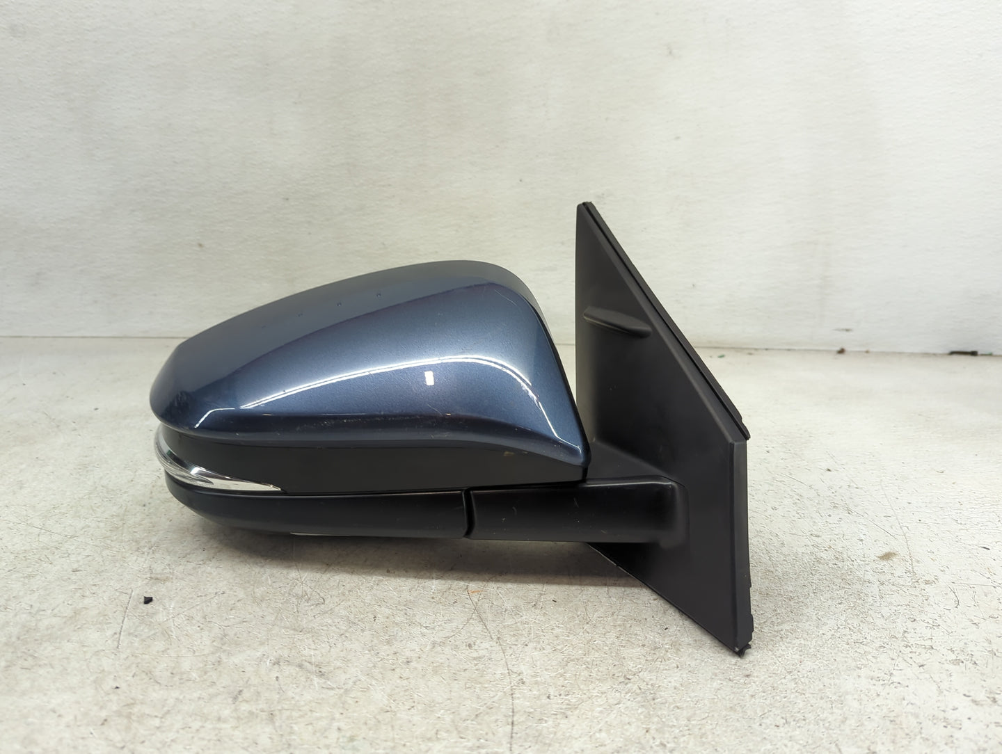 2009-2013 Infiniti G37 Passenger Side View Mirror - Right Door Mirror OEM Used - Oemusedautoparts1.com