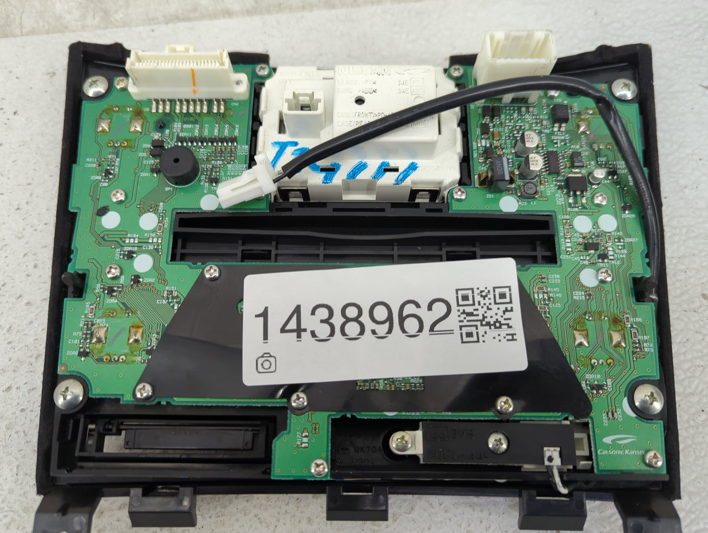 2009 Infiniti G37 Climate Control Module Temperature AC/Heater Replacement Fits OEM Used Auto Parts - Oemusedautoparts1.com