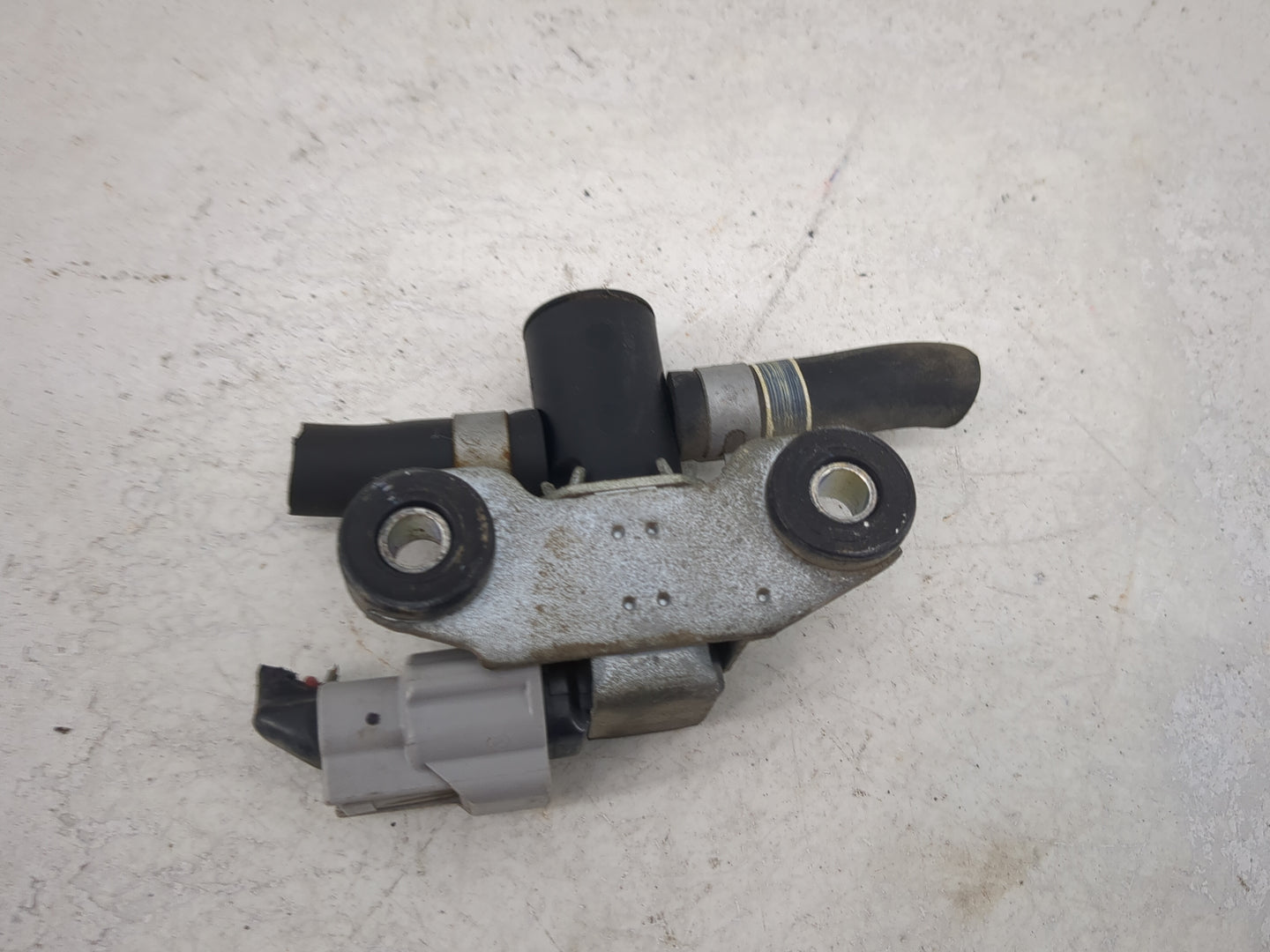 2008-2013 Infiniti G37 Mass Air Flow Meter Maf 1489942 - Oemusedautoparts1.com